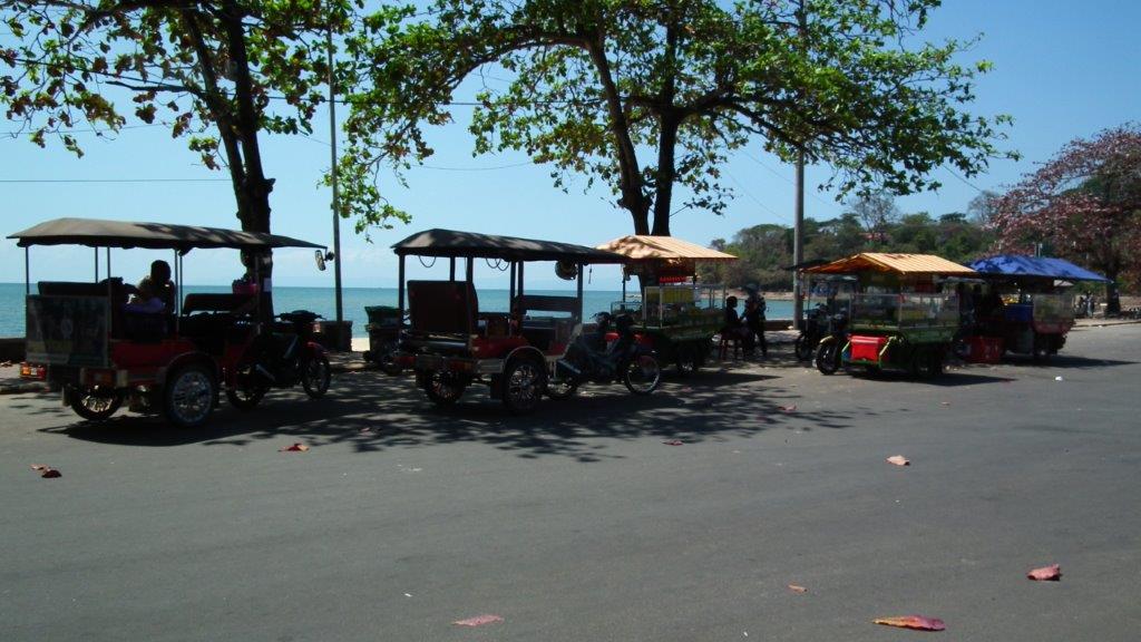 Dpart en tuktuk